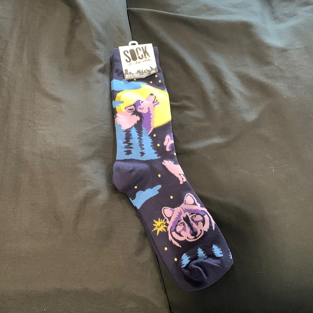 BRAND NEW size mens M never worn